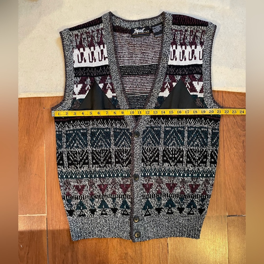 Vintage Impact long sweater vest with leather accents - Picture 6 of 7